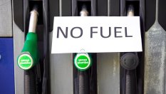 Британски шофьори гониха цистерна, тя се оказа пълна с цимент