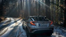 Три в едно: тестваме новата Toyota C-HR