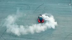 Какво се случва, когато Bugatti Veyron остане без 4х4 (ВИДЕО)