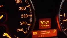 Колко време може да се кара, след като светне лампата на маслото?