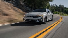 Kia и Hyundai вкарват 335 000 седана в сервизите