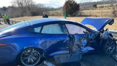 Шофьор съсипа нова Tesla само 3 часа след покупката