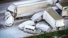 140 автомобила катастрофираха в снежна буря в Япония