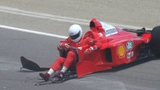 Какво се крие зад невероятния кадър с Ferrari