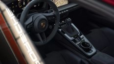 Porsche уволнява шефове заради срива в продажбите на ЕV