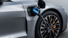 Шофьорите на електромобили плащат за нещо, което не ползват