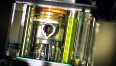 Вижте отблизо как работи двигателят с вътрешно горене