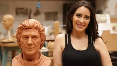 Папата получи скулптура на Сена (ВИДЕО)