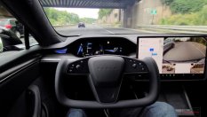 Tesla на автопилот остави пияна шофьорка насред пътя
