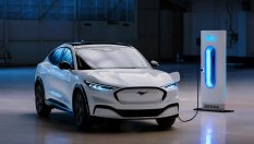Електромобилите на Ford ще могат да се зареждат от станциите на Tesla