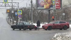 Стара Волга взе Tesla Model X на буксир