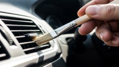 Как да почистите труднодостъпни места с четка за рисуване