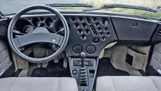 Тази Lancia има едно от най-необикновените табла