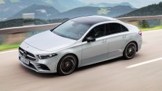 Проблеми забавят два модела на Mercedes 