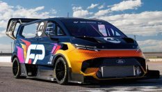 Микробус се оказа по-бърз от Lamborghini и Corvette