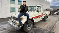 Обсебен от Toyota: Мъж си купува поне по един Land Cruiser всеки месец