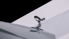 Rolls-Royce промени дизайна на легендарния Дух на екстаза