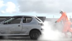 Как безопасно да миете колата под високо налягане