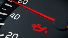 Фонтан от масло в двигателния отсек - защо се случва и какво да направите?