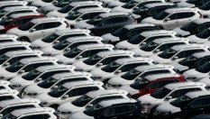 Продажбите на нови коли в Европа продължават да спадат