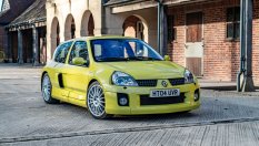 Вижте най-скъпото Renault Clio V6 в историята