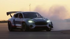 Вижте какво направи Кен Блок с електрическия Mustang