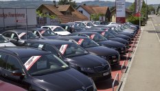 Сривът при електромобилите доведе до отстъпки и при колите с ДВГ