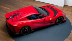 Ferrari показа уникално 812 Competizione