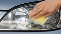 Оцет и сода за хляб карат фаровете да блестят