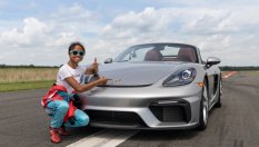 16-годишна американка постави световен рекорд с Porsche
