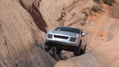 Обикновено Porsche Cayenne превзе „Портата на ада“