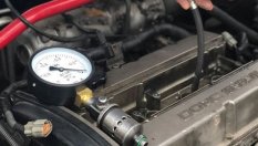 Защо колата не пали, когато двигателят е топъл?