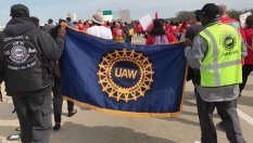 Безпрецедентна стачка удари трите най-големи американски производителя