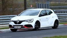 Renault Megane RS ще си връща рекорда на "Нюрбургринг"