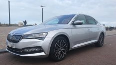 Първата крачка е направена: Тестваме Skoda Superb iV 