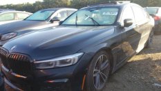 Какво бихте направили с чисто ново, но „удавено“ BMW 750i xDrive?