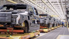 Как производителите умишлено поддържат високи цени на колите?