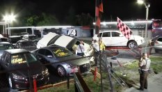 Cadillac влетя в автокъща и разби 6 коли