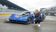 Шампион от Формула 1 подкара най-бързия електромобил