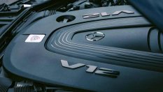 Mercedes запазва бензиновия V12