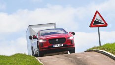 Какъв товар могат да теглят електромобилите и хибридите?