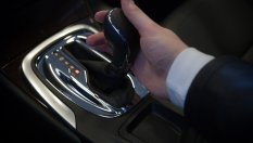 Може ли да се спира с двигателя при автоматична скоростна кутия