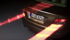 Кога и как действат адаптивните спирачни светлини