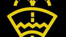 Защо индикаторът за течност за чистачки може да светне без причина?