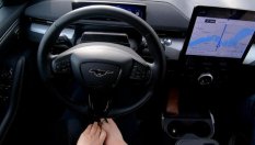 Коли с автопилот от ниво 2: Управление без ръце, но с водач!