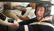 Хамилтън повози сър Франк на "Силвърстоун"