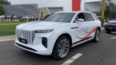Китайският конкурент на Rolls-Royce Cullinan се оказа електрически
