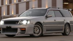 Уникално комби Nissan е изложено за продажба