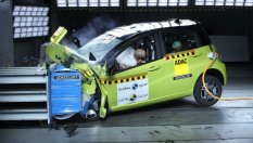 Китайски електромобил се провали тотално на краш-тест