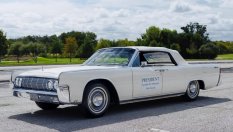 Кабриолетът на Линдън Джонсън се продава на търг 